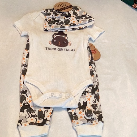 Chick Pea White and Black Cat Baby Outfit - Picture 1 of 8